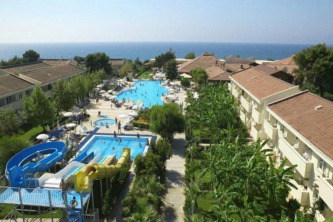 Aska Costa Holiday Club Side Exterior foto