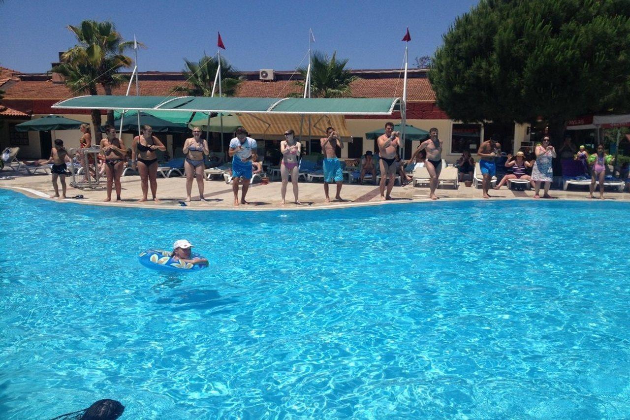 Aska Costa Holiday Club Side Exterior foto