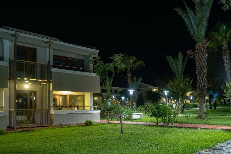 Aska Costa Holiday Club Side Exterior foto