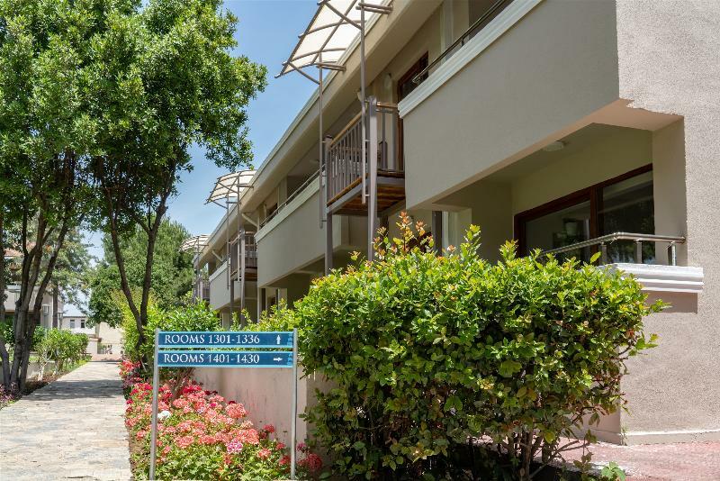 Aska Costa Holiday Club Side Exterior foto