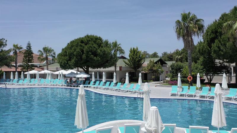 Aska Costa Holiday Club Side Exterior foto